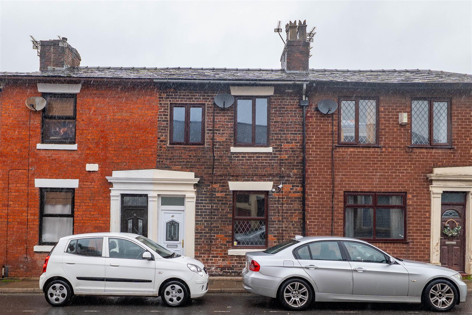 3 bed property in School Lane, Preston